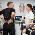 EMS na bóle pleców Olsztyn – czy ten trening naprawdę pomaga